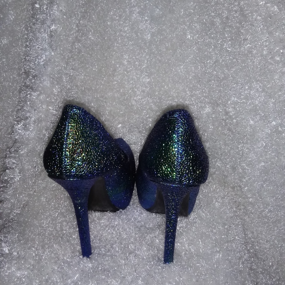 Heels - Picture 2 of 4